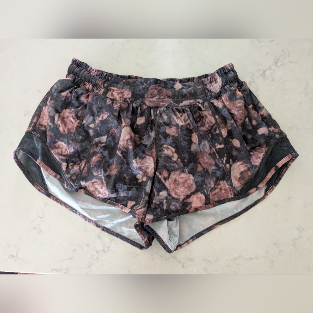 Lululemon Hotty Hot Shorts II - Picture 5 of 8